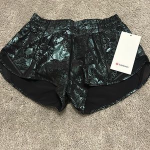 Lululemon Hotty Hots